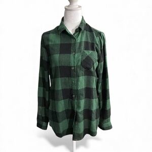 Hippie Rose Plaid Button-Down Shirt in Green and Black XZ